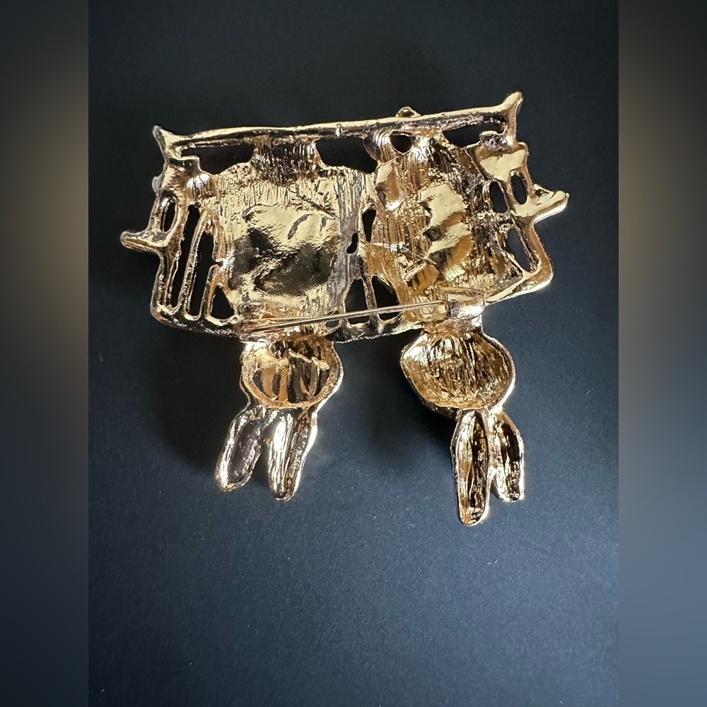 Gold Bunny Couple Brooch - Picture 6 of 6